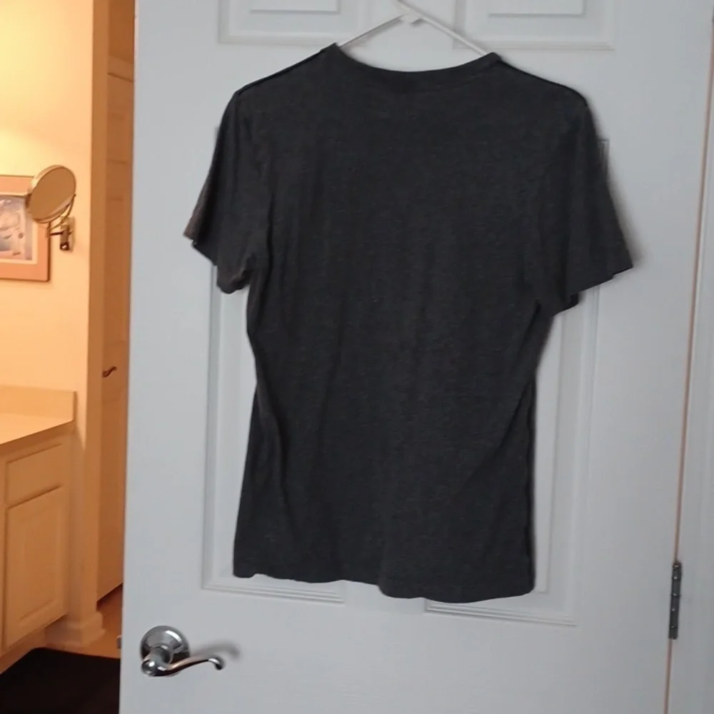 -- Adidas Men's Gray T-Shirt Size Small Casual